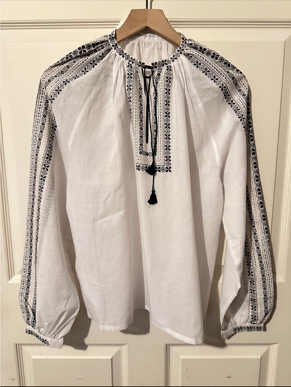 Ukraine | Top | Vintage White Top with Black Embroidered Peasant Blouse